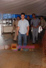 Aamir Khan snapped at Novotel Hotel in Juhu on 31st Aug 2010 (7).JPG